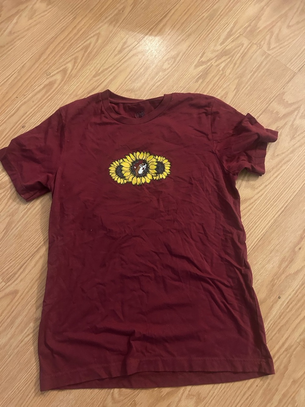 Buc-ee's "Sunflower Positivity" Maroon T-Shirt Adult Medium shirt